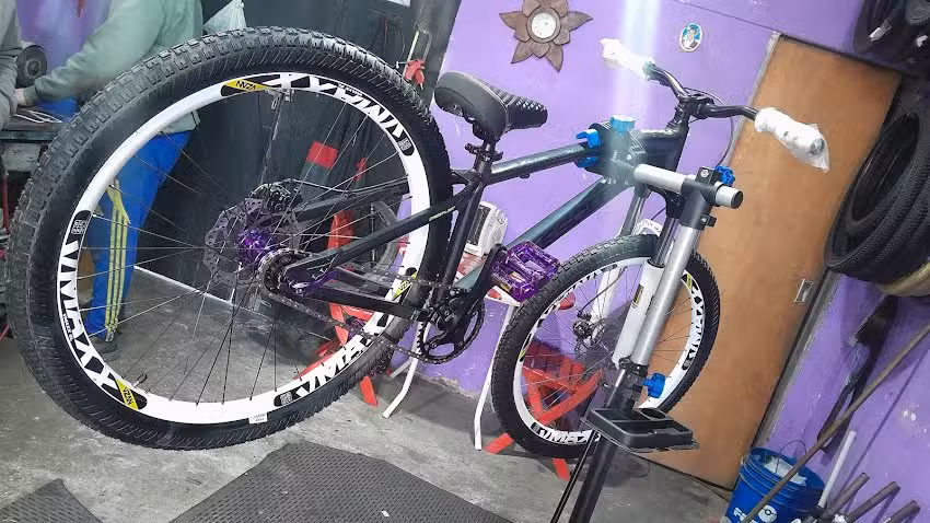 Bicicleteria »R Y R»