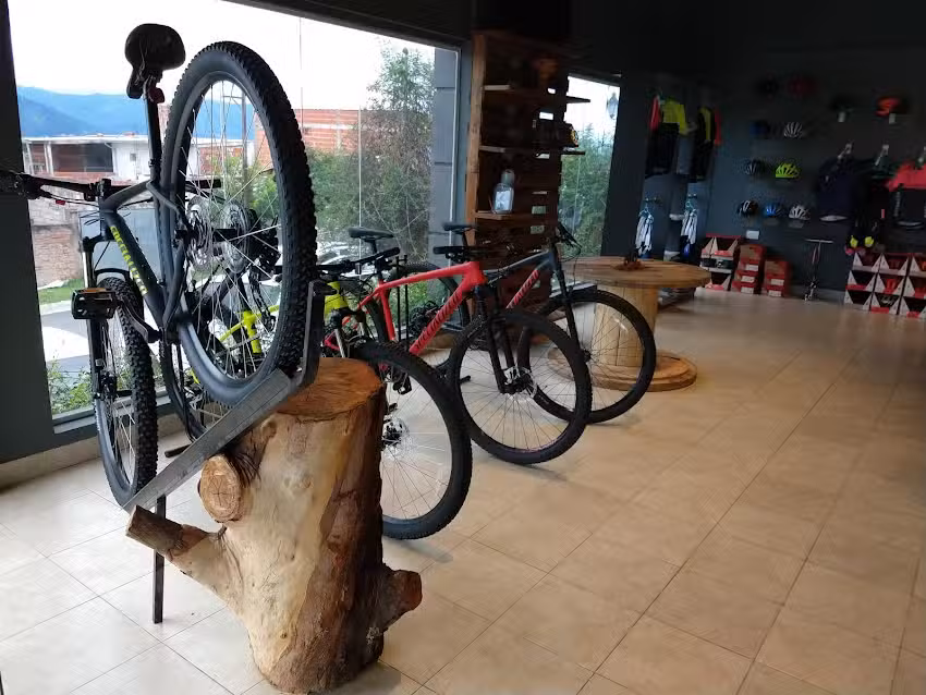 Palito Macías Bike Store